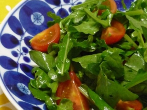 ルッコラとトマトの簡単サラダ